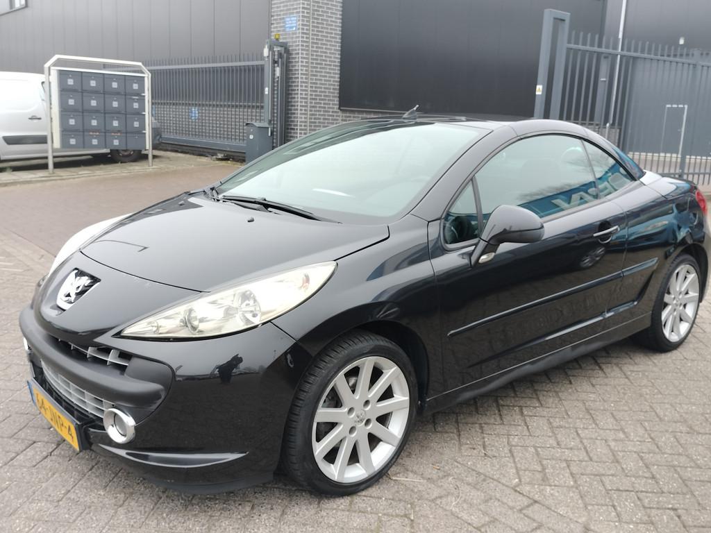 Peugeot 207 CC 1.6 VTi Roland Garros Trekhaak 17'' L.M.V Nw, Auto's, Voorwielaandrijving, 15 km/l, Gebruikt, Zwart