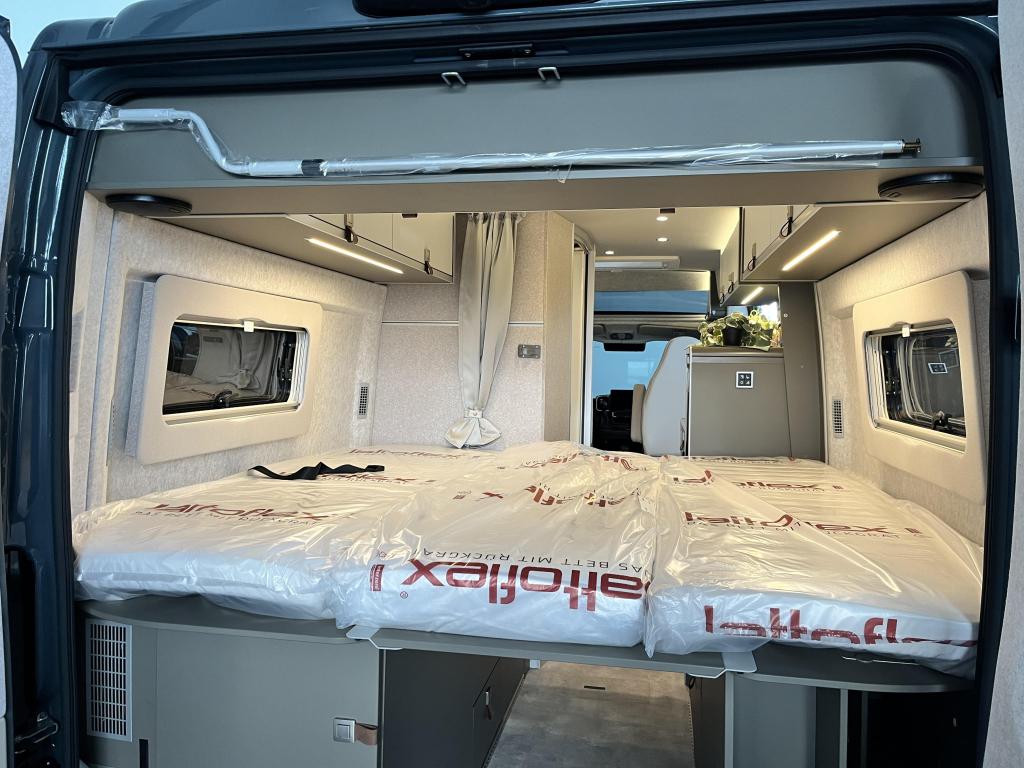 Hymer Yellowstone , Nieuw. bj 2024 / kenteken 2025, Caravans en Kamperen, Campers, Automaat, Buscamper of Camperbus, Ringverwarming