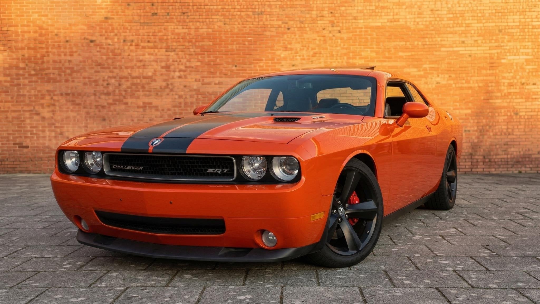 Dodge Challenger SRT 6.1L V8 432PK 2010, Auto's, Automaat, Gebruikt, 8 cilinders, 6100 cc