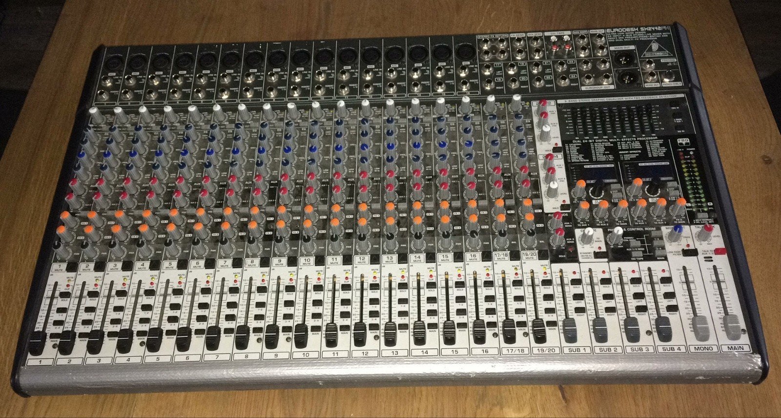 Behringer mengpaneel - 24 kanalen - Perfect voor studio/live, Ophalen, Gebruikt, 20 kanalen of meer, Microfooningang