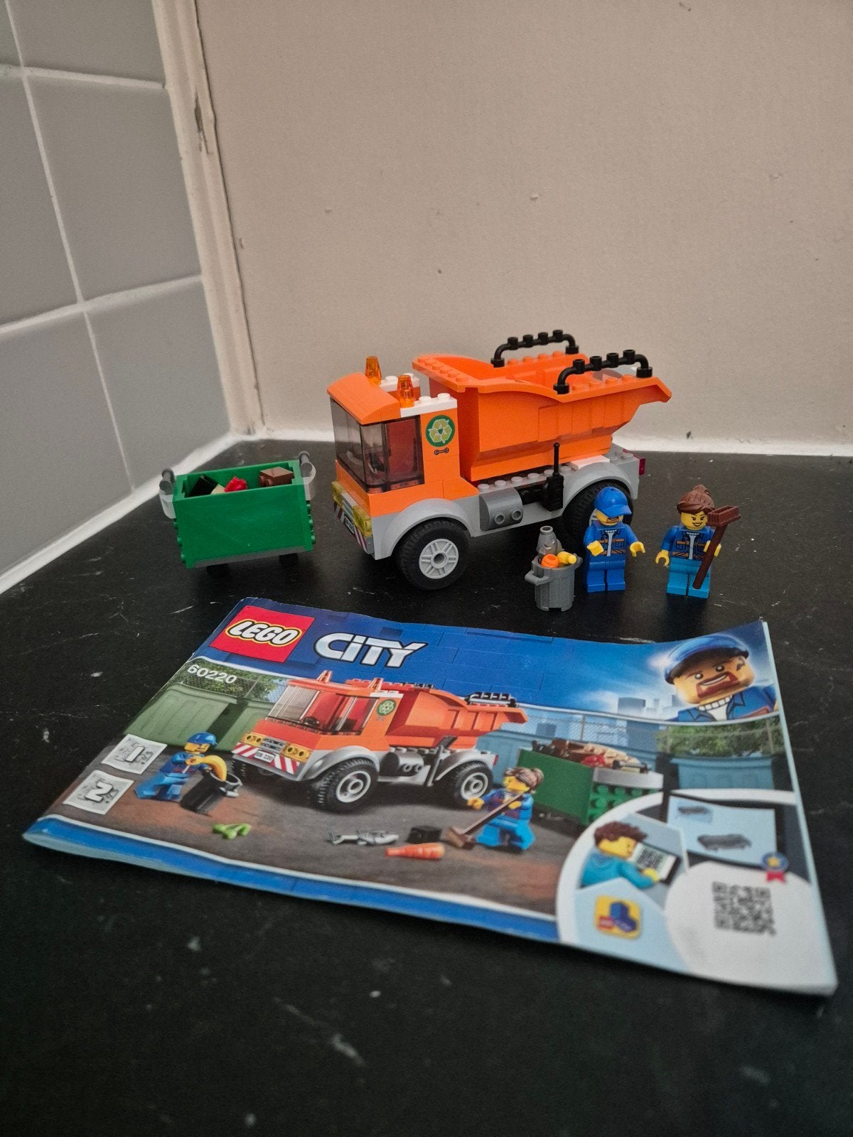 Lego City Vuilniswagen (60220) met minifiguren, City, Lego, Ophalen of Verzenden, Zo goed als nieuw