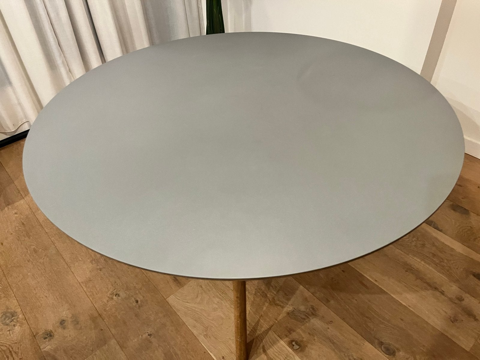 HAY CPH25 Ronde eettafel 140cmx74cm met eiken houten poten, Ophalen, Gebruikt, 100 tot 150 cm, Rond