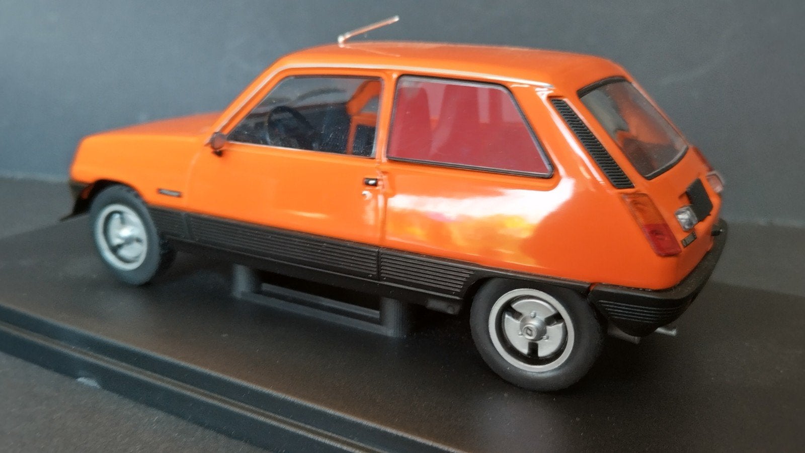 Renault 5 R5 Mirage 1:24 Atlas Pol, Hobby en Vrije tijd, Modelauto's | 1:24, Overige merken, Auto, Verzenden, .