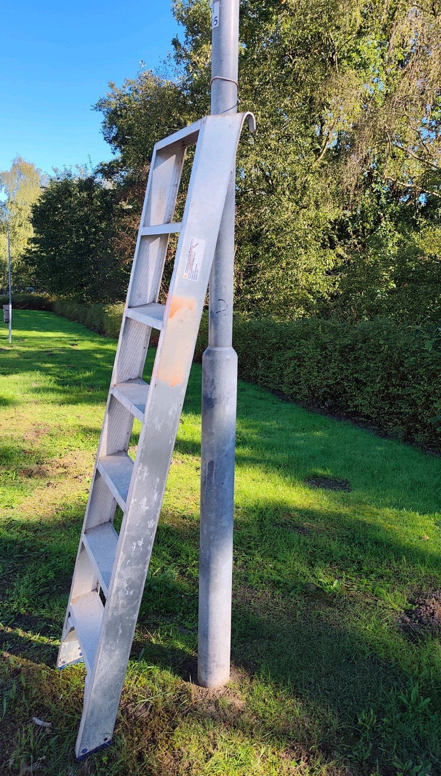 Stevige aluminium ladder - Gebruikt, Doe-het-zelf en Verbouw, Ophalen, Gebruikt, Ladder, 2 tot 4 meter
