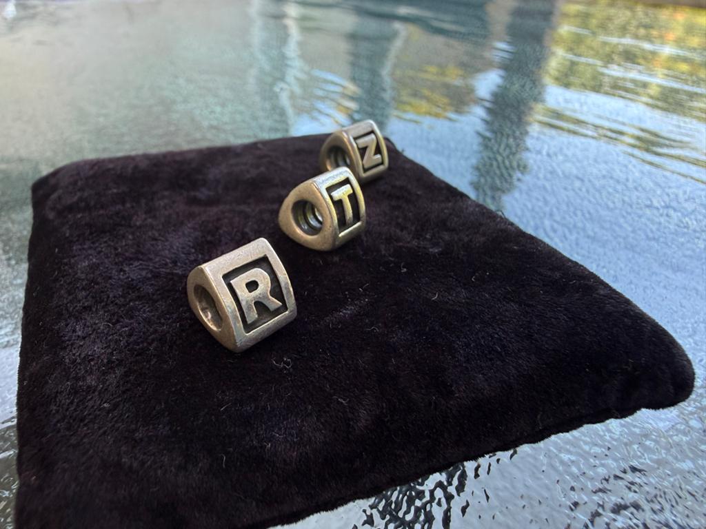 Pandora bedels letters R T Z, Pandora, Ophalen of Verzenden, Zo goed als nieuw, 4 bedels of meer