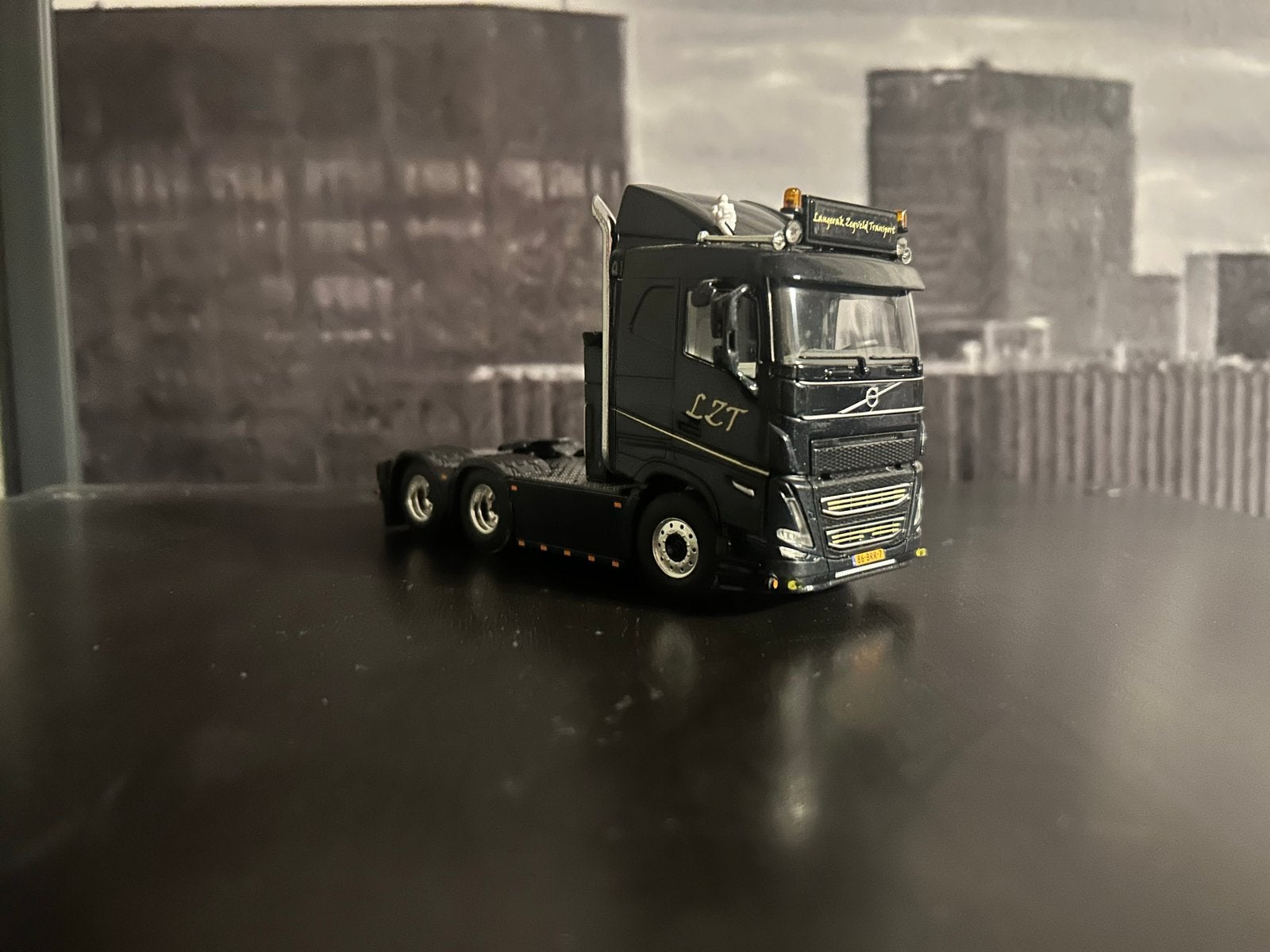 WSI Models Volvo FH5 LZT (Langedijk Zegveld Transport), Hobby en Vrije tijd, Modelauto's | 1:50, Ophalen of Verzenden, Nieuw, Bus of Vrachtwagen