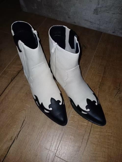 Nieuwstaat cowboy/western laarsjes crème met zwart mt 41, Zwart, Lage of Enkellaarzen, Ophalen of Verzenden, Zo goed als nieuw
