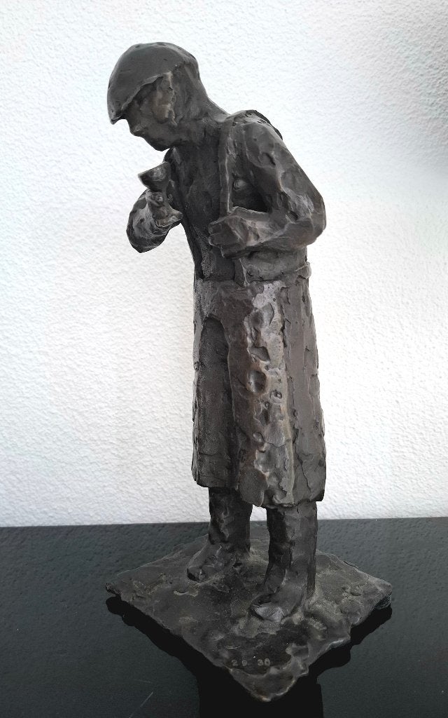 Brons beeld man met wijnglas gesigneerd, Antiek en Kunst, Brutalistisch, Ophalen of Verzenden, Brons, Beeld