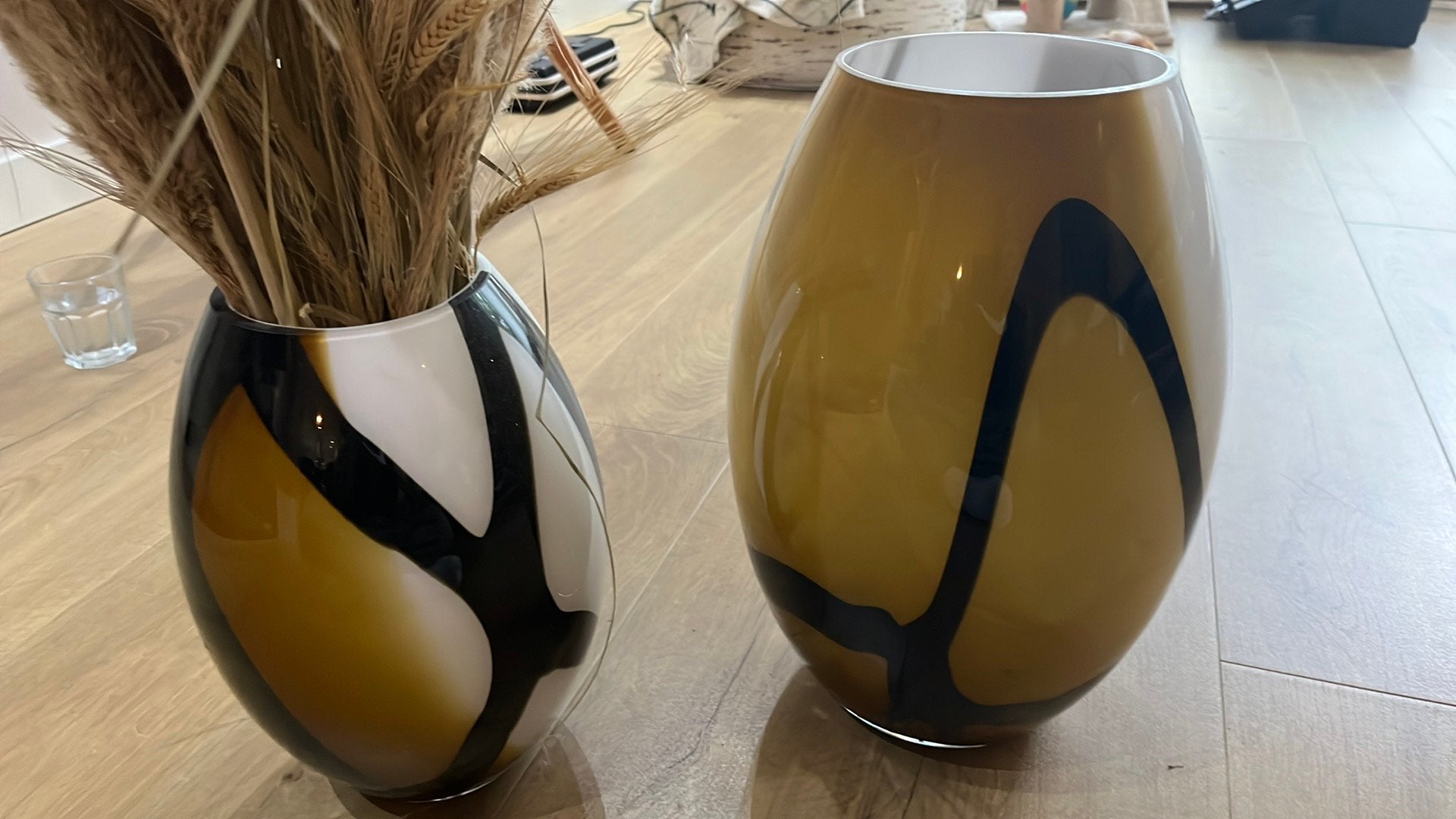 Twee zeer mooie murano stijl bijpassende vazen / vaas, Ophalen, Zo goed als nieuw