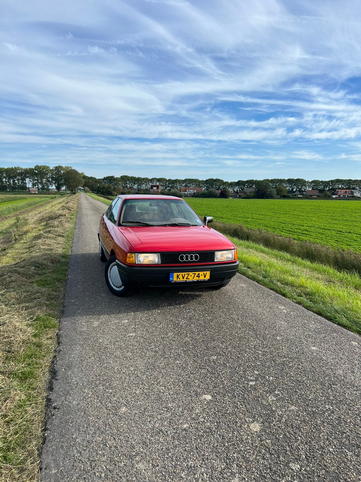 Audi 80 1986 Rood handgeschakeld, Voorwielaandrijving, Stof, 10 km/l, Handgeschakeld