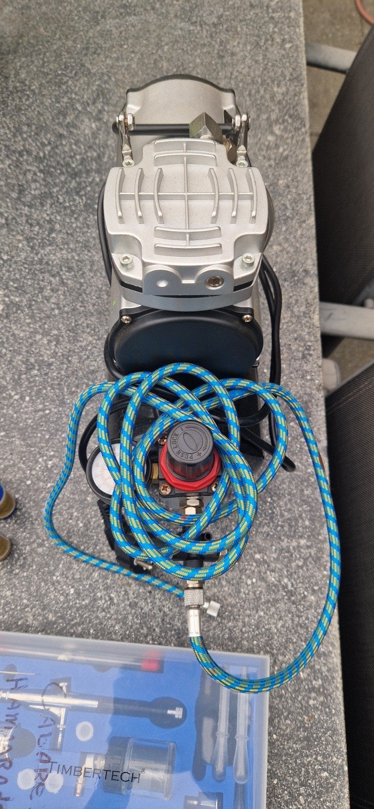 Airbrush set met compressor en toebehoren, Ophalen, Gebruikt, Airbrush en Toebehoren