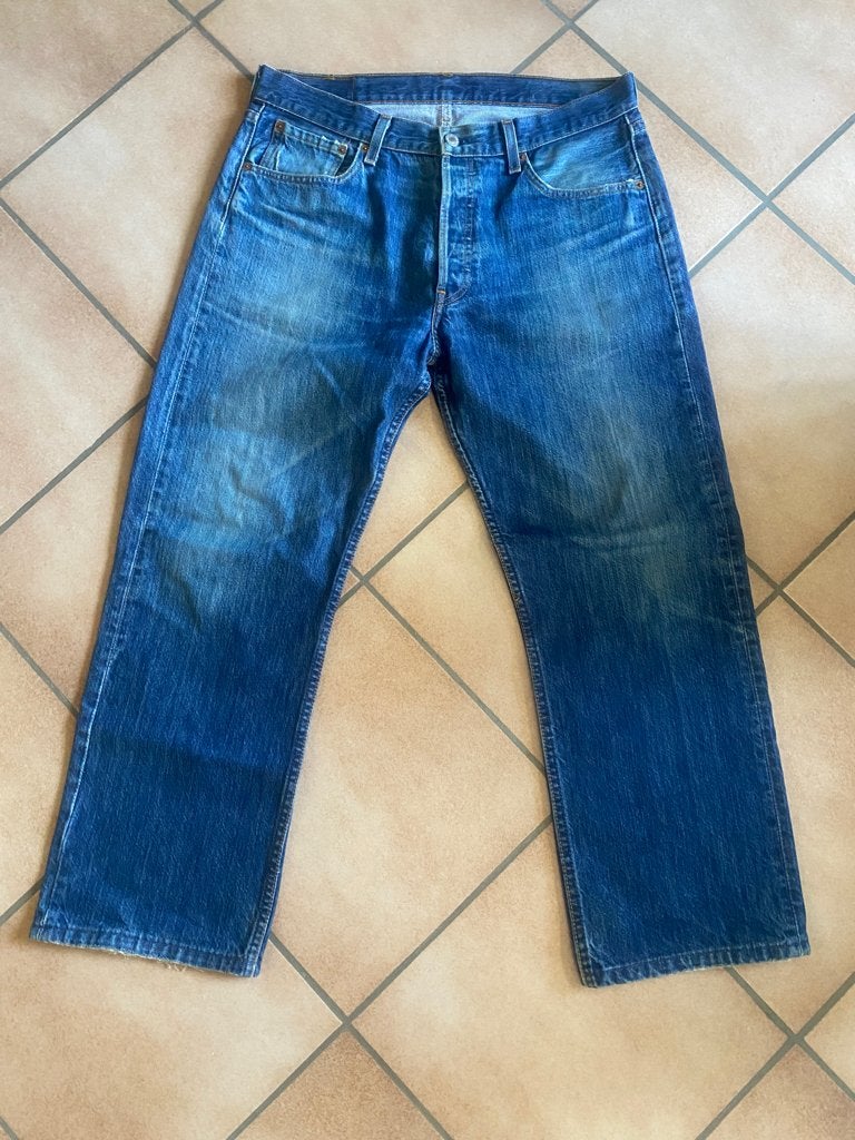 Levi's 501 blauwe spijkerbroek W34 (L32) faded dirty Vintage, W33 - W34 (confectie 48/50), Gedragen, Levi’s, Verzenden