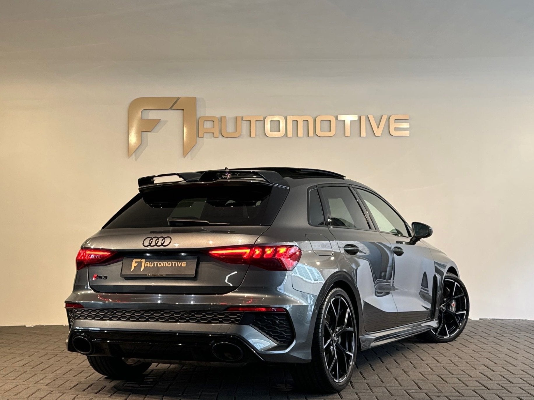 Audi RS3 Sportback 2.5 TFSI quattro Pano|Ceramic|Memory|BTW, Automaat, Gebruikt, Zwart, RS3