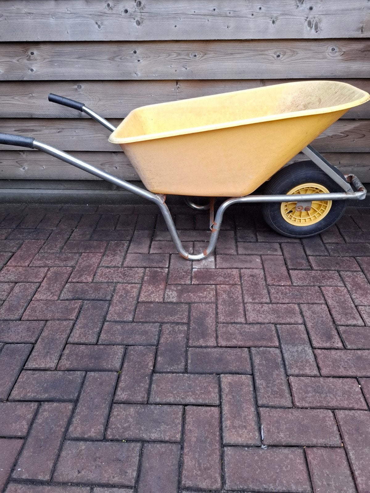 Kruiwagen met luchtband, Ophalen, Gebruikt