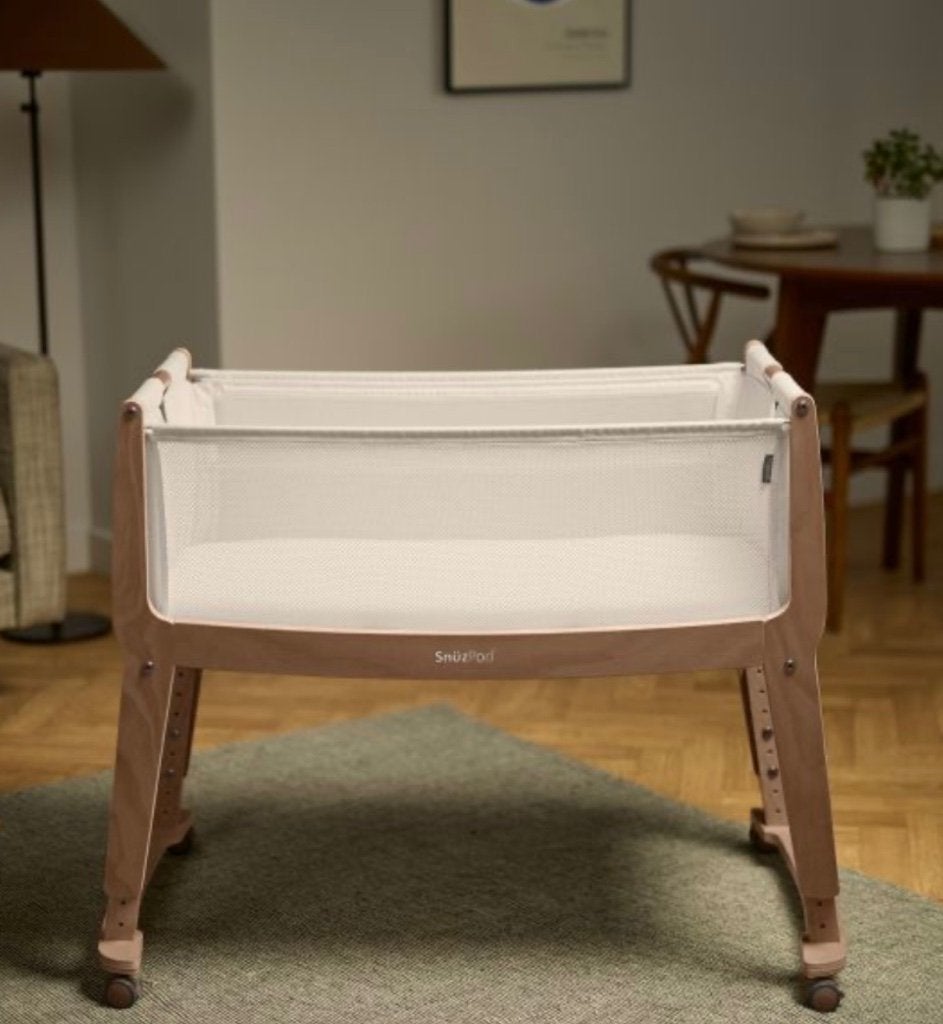 Snuzpod Studio Co-sleeper inclusief matrasje, Kinderen en Baby's, Babywiegjes en Ledikanten, Ophalen, Zo goed als nieuw, Wieg