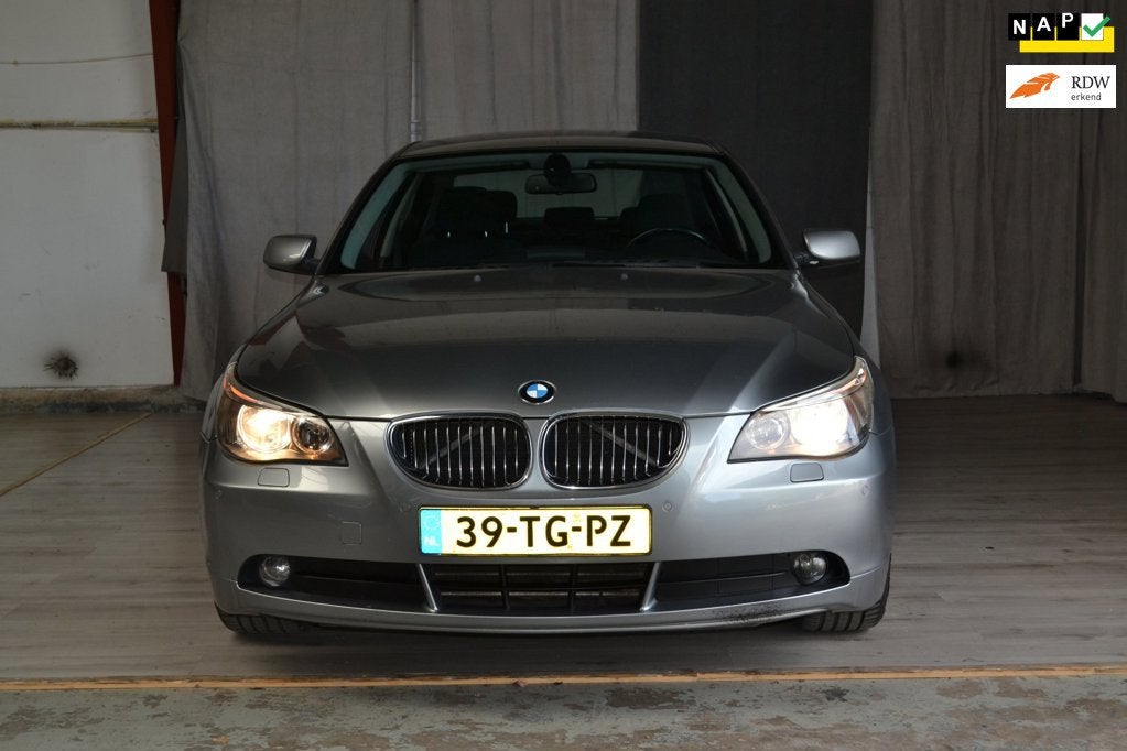 BMW 5-serie 523i Executive, Auto's, Automaat, Achterwielaandrijving, 2497 cc, 1465 kg