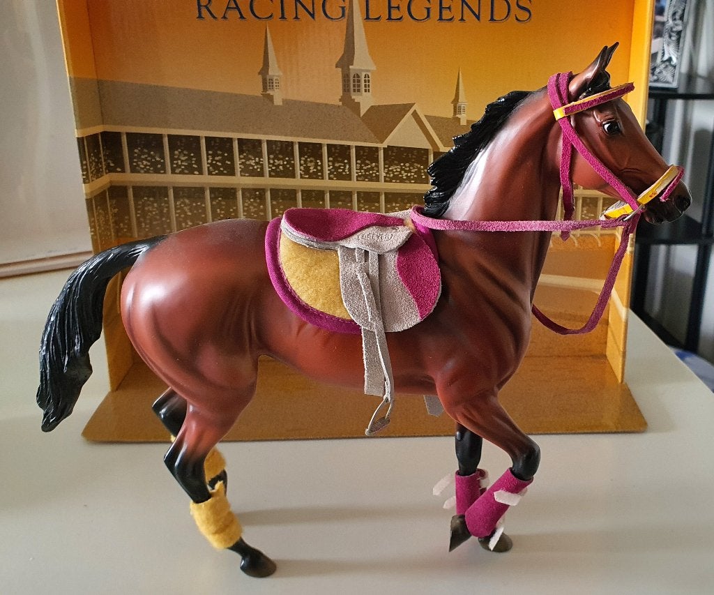 Breyer Traditional Redrum inclusief English riding set, Ophalen of Verzenden, Zo goed als nieuw, Paard, Beeldje of Figuurtje
