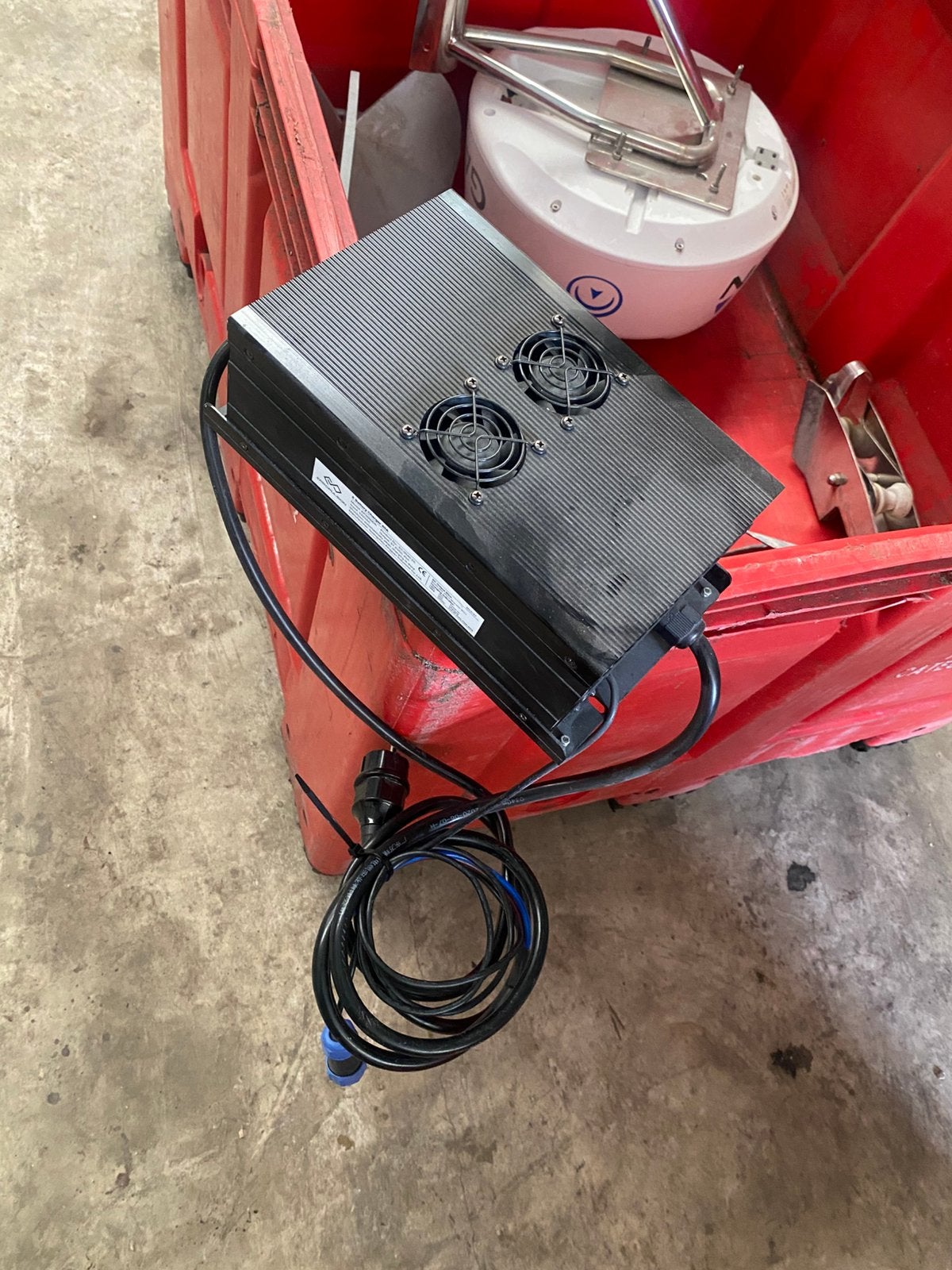 Acculader ePropulsion 220v/48v lithium, Ophalen of Verzenden, Zo goed als nieuw, Elektra en Verlichting, Zeilboot of Motorboot