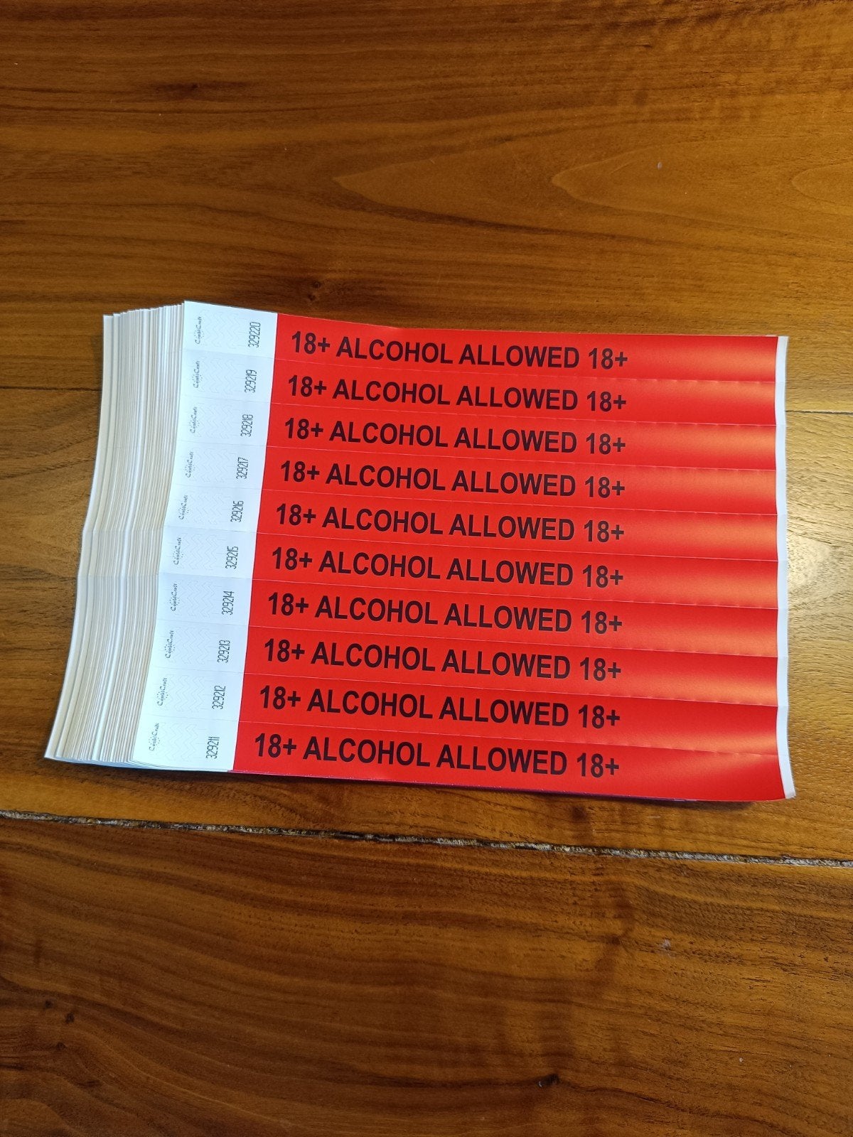18+ Alcohol 399 stuks Toegestaan Polsbandjes, Hobby en Vrije tijd, Feestartikelen, Ophalen of Verzenden, Nieuw, Feestartikel, Overige