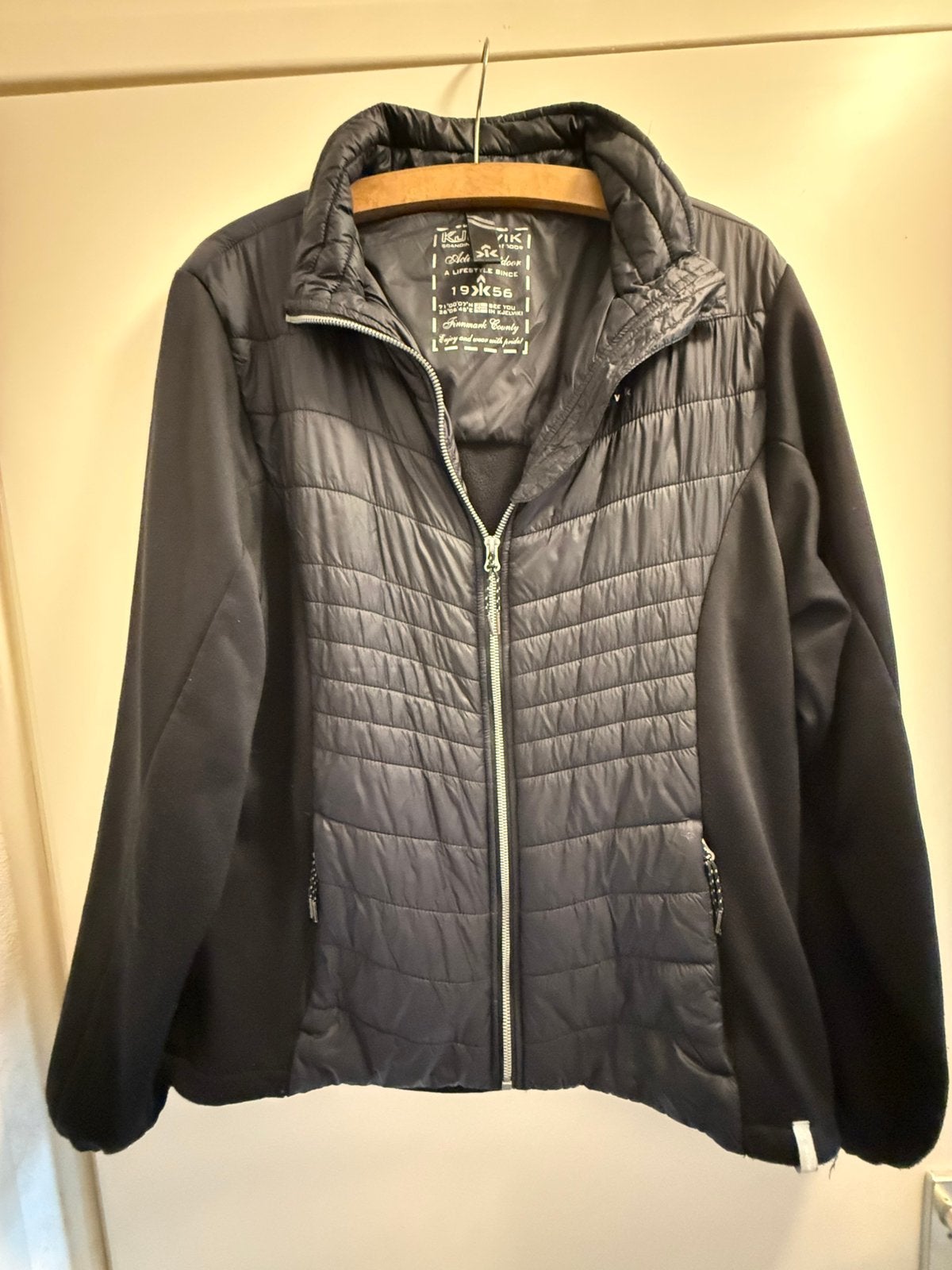 Kjelvik dames fleece jas mt 46, Kleding | Dames, Ophalen of Verzenden, Gedragen, Maat 46/48 (XL) of groter, Zwart