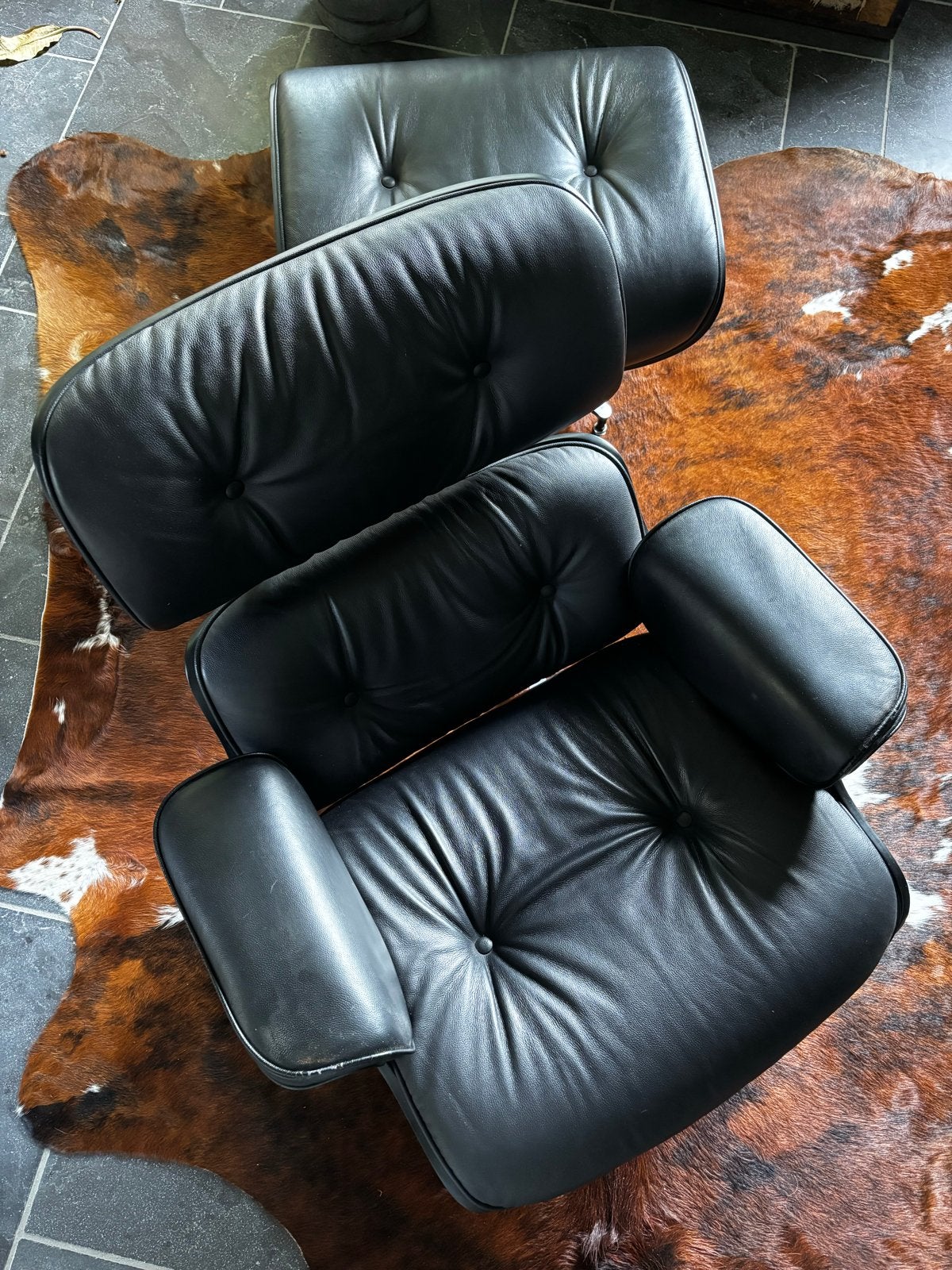 Vitra-Charles Eames-lounchestoel &voetenbank-Zwart (Replica), Ophalen, Gebruikt, Zwart, Leer