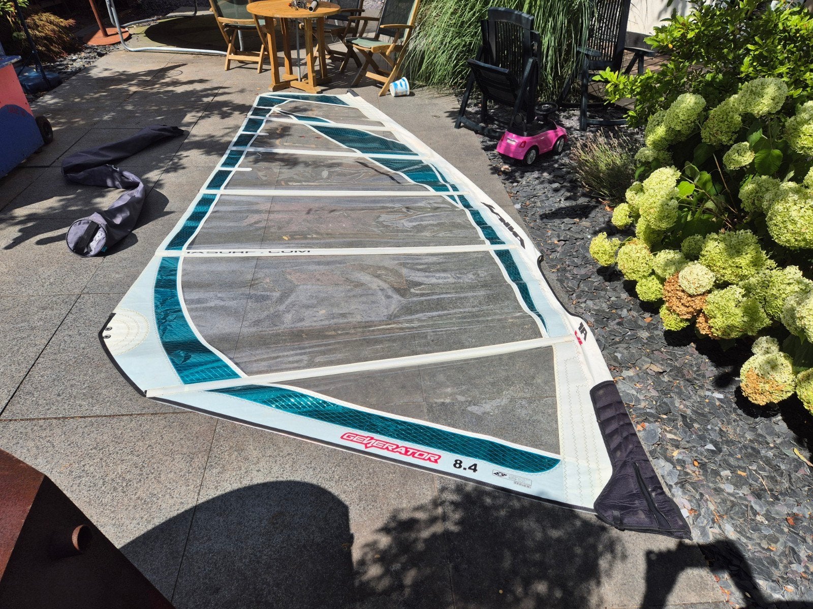 8.4m2 windsurfzeil met mast en giek in goede staat, Ophalen, Gebruikt, Zeil, 8 m² of meer