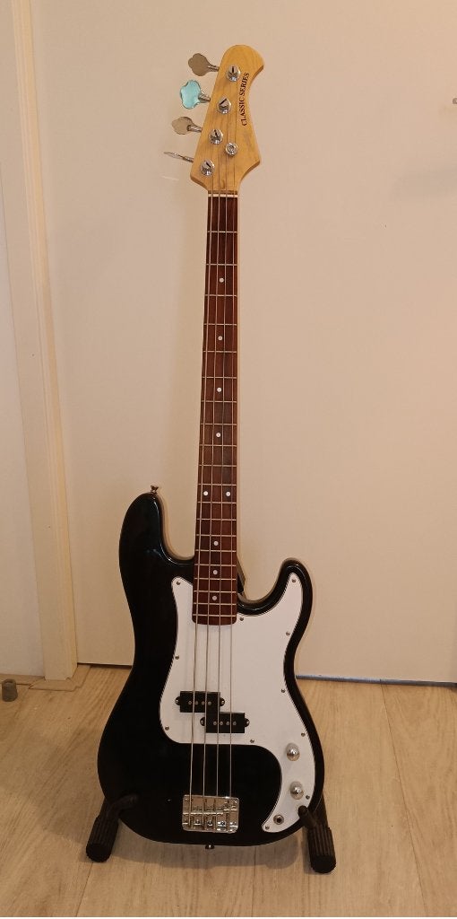 Fazley FPB118BK Electrische basgitaar te koop, Muziek en Instrumenten, Ophalen, Zo goed als nieuw, Elektrisch