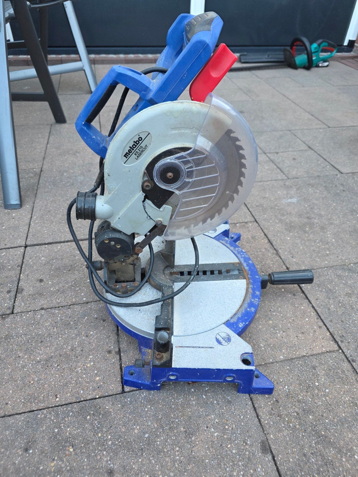 Metabo KS 210 Lasercut Afkortzaag - Gebruikt, Doe-het-zelf en Verbouw, Gereedschap | Zaagmachines, Ophalen, Gebruikt, 600 tot 1200 watt