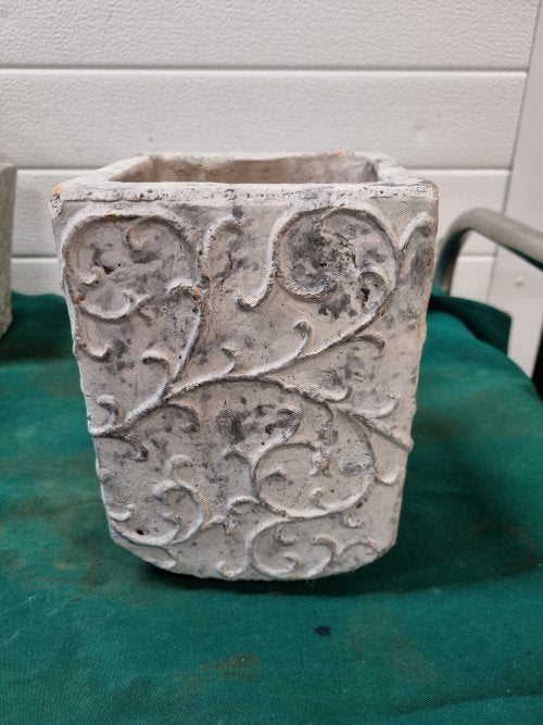bloempot grijs met patroon aardewerk, Tuin en Terras, Bloempotten, Ophalen of Verzenden, 'T Olde Gre-j, Info@toldegrej.nl, Endepoelstraat 20f Didam
