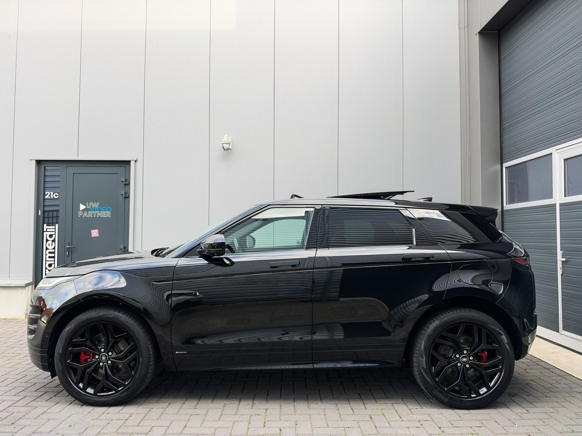Land Rover Range Rover Evoque 1.5 P300e AWD R-Dynamic S Pano, Auto's, Automaat, Zwart, Leder, Vierwielaandrijving