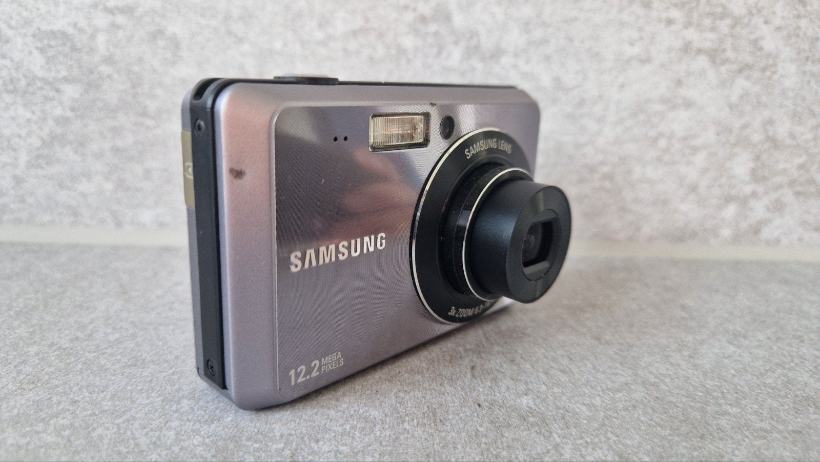 Samsung ES60 Digitale Camera 12.2 MP met lader en 2GB SD, Ingebouwde flitser, Gebruikt, Ophalen of Verzenden, 4 t/m 7 keer