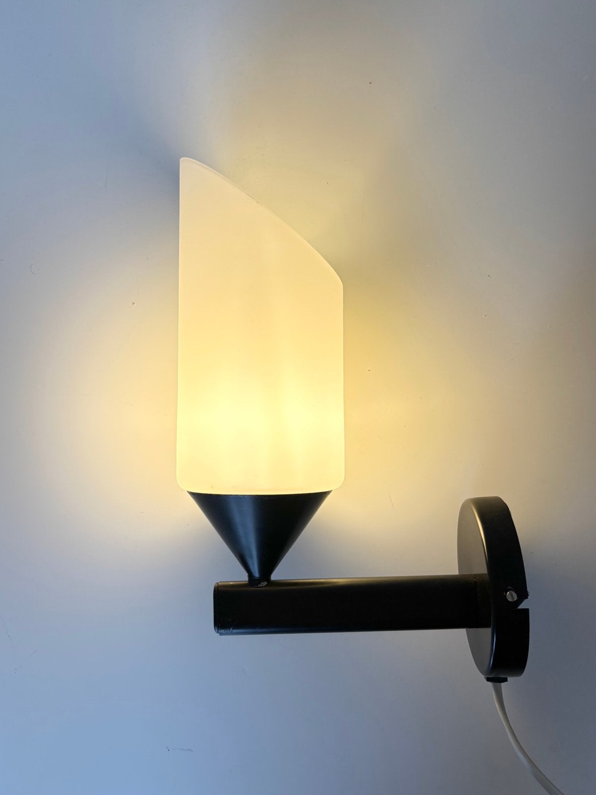 Mooie vintage wandlamp, glas en metaal, jaren 60/70, Gebruikt, -, Zwart, -
