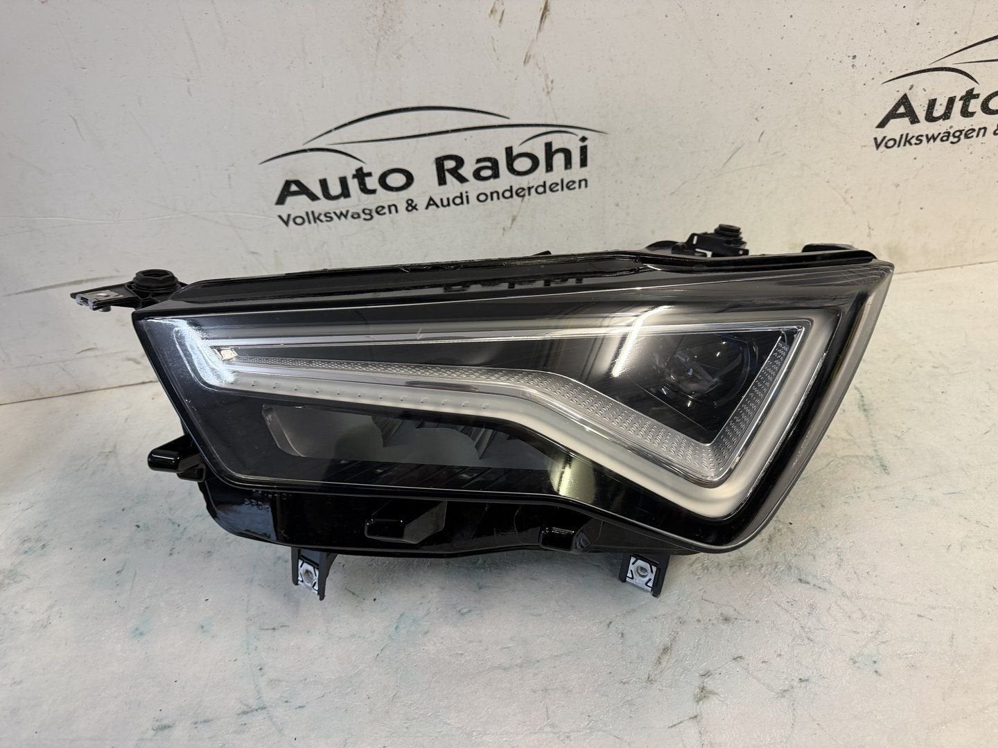 KOPLAMP LINKS SEAT ATECA 576941031C, Gebruikt, -, -, Ophalen of Verzenden