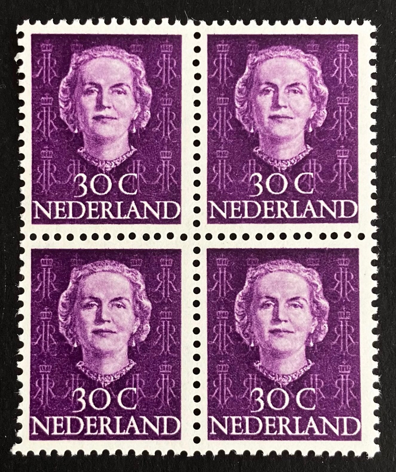 NVPH 526 Juliana 'en face' 30 cent paars blok van 4 postfris, Postzegels en Munten, Postzegels | Nederland, Ophalen of Verzenden