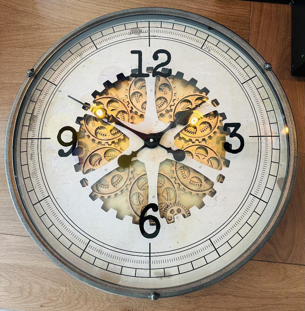 Wandklok Tournant - Klok met Bewegende Tandwielen – 60 cm, Ophalen, Zo goed als nieuw, Analoog, Wandklok