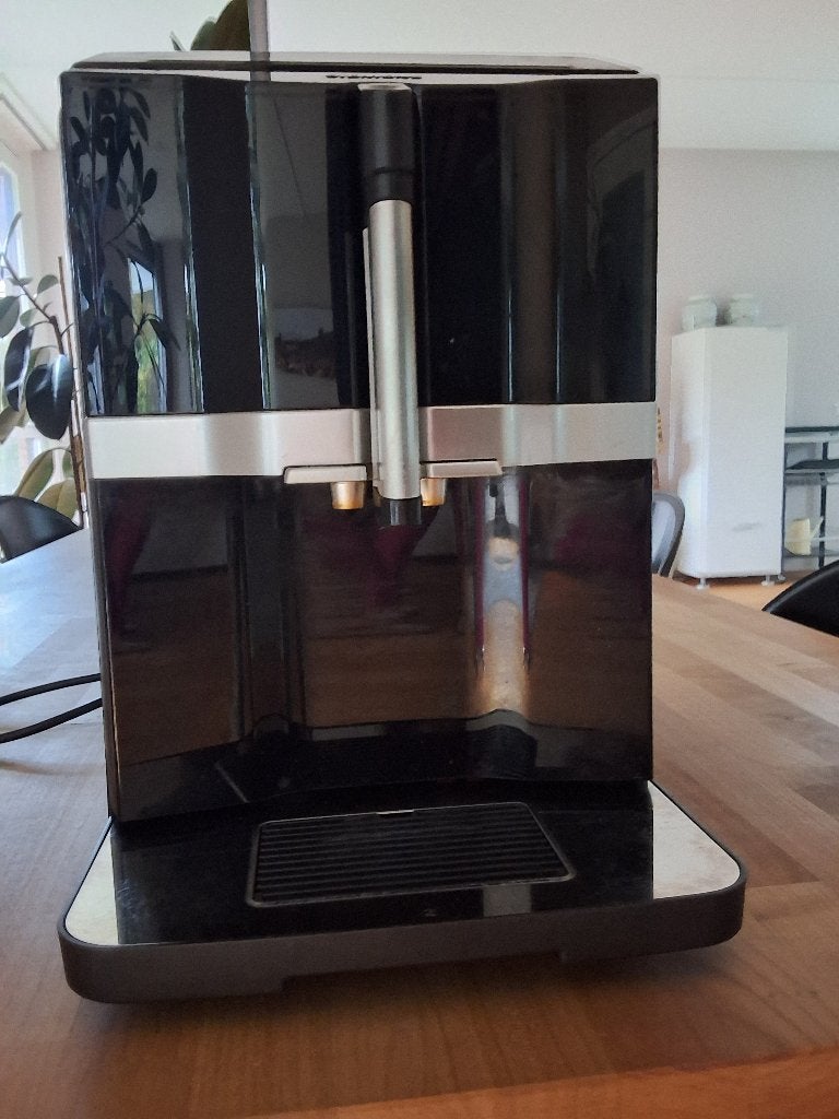 te koop Siemens volautomatische koffiemachine, Gebruikt, Koffiemachine, Afneembaar waterreservoir, Koffiebonen
