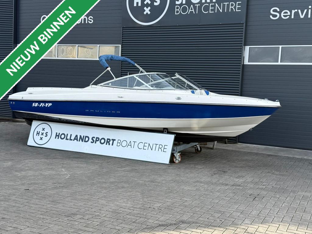 Bayliner 225 Bowrider (bj 2007), Watersport en Boten, Gebruikt, Polyester, Benzine, 200 pk of meer