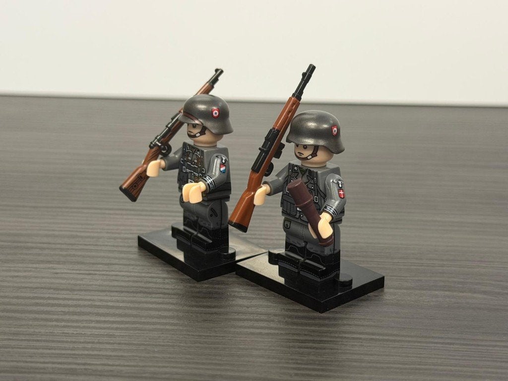 2 x WW2 German Waffen Schutzstaffel minifigs - minifigures, Ophalen of Verzenden, Landmacht, Duitsland, Miniatuur of Beeldje