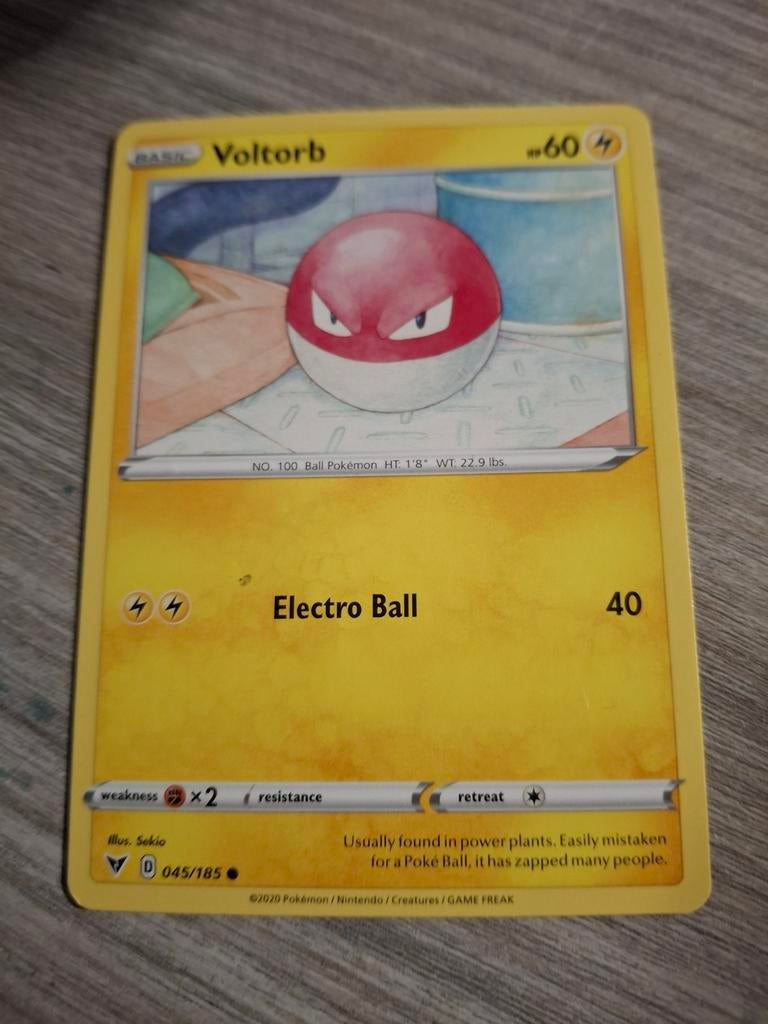 Pokemon Kaart Voltorb 045/185, Ophalen of Verzenden, Zo goed als nieuw, Losse kaart