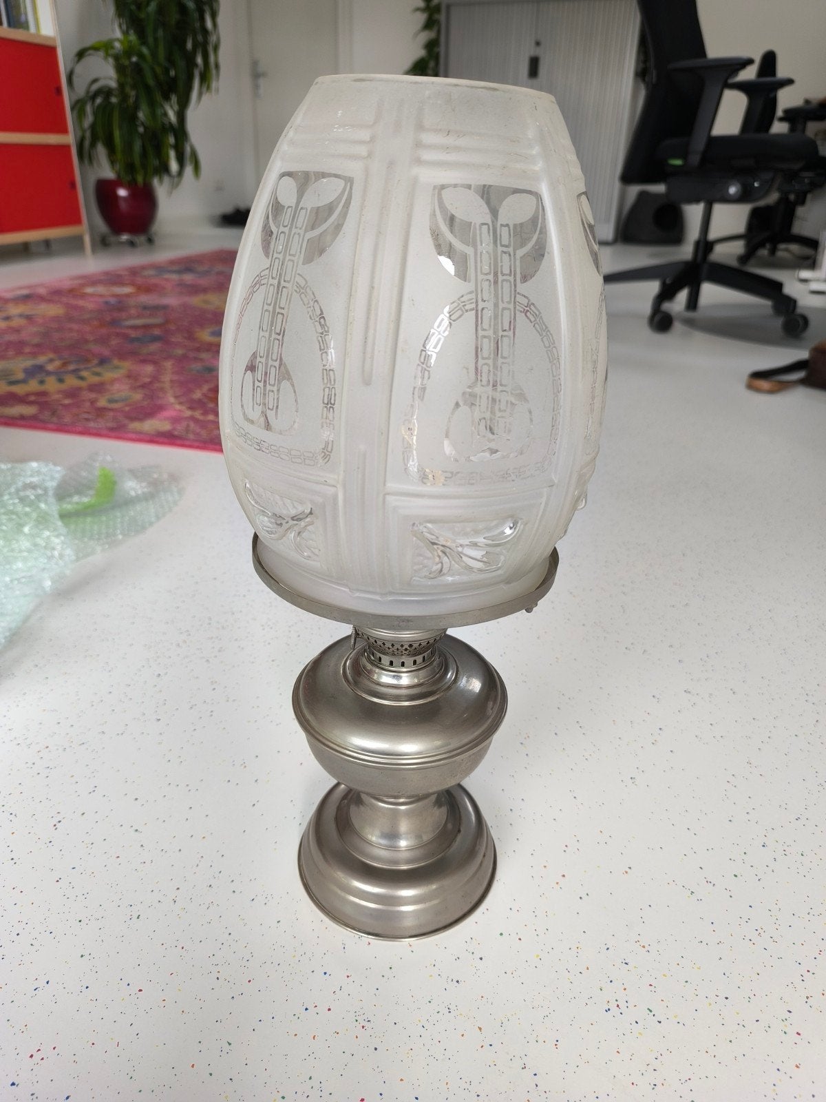 Antieke olielamp art deco met glazen kap, Antiek en Kunst, Ophalen of Verzenden