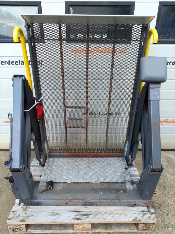 AMF Bruns Linearlift rolstoellift bus, bouwjaar, Ophalen, Gebruikt, /, /