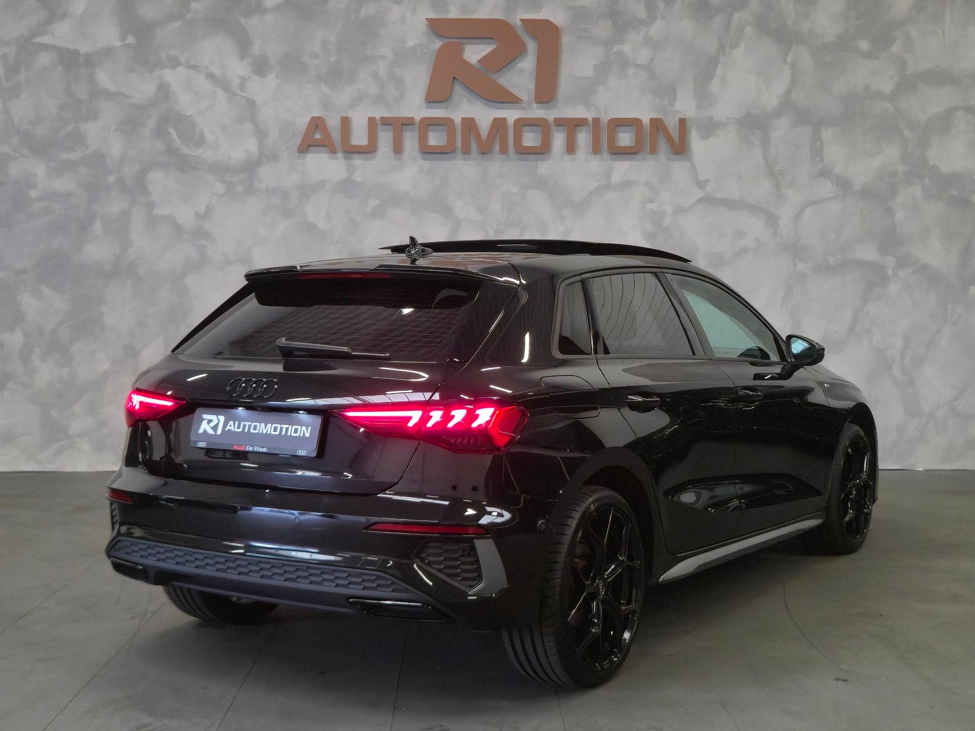 Audi A3 Sportback 40 TFSI e S-Line|PANO|KEYLESS|CAMERA|ACC|D, Auto's, Gebruikt, 4 cilinders, Zwart, Plug-in hybride