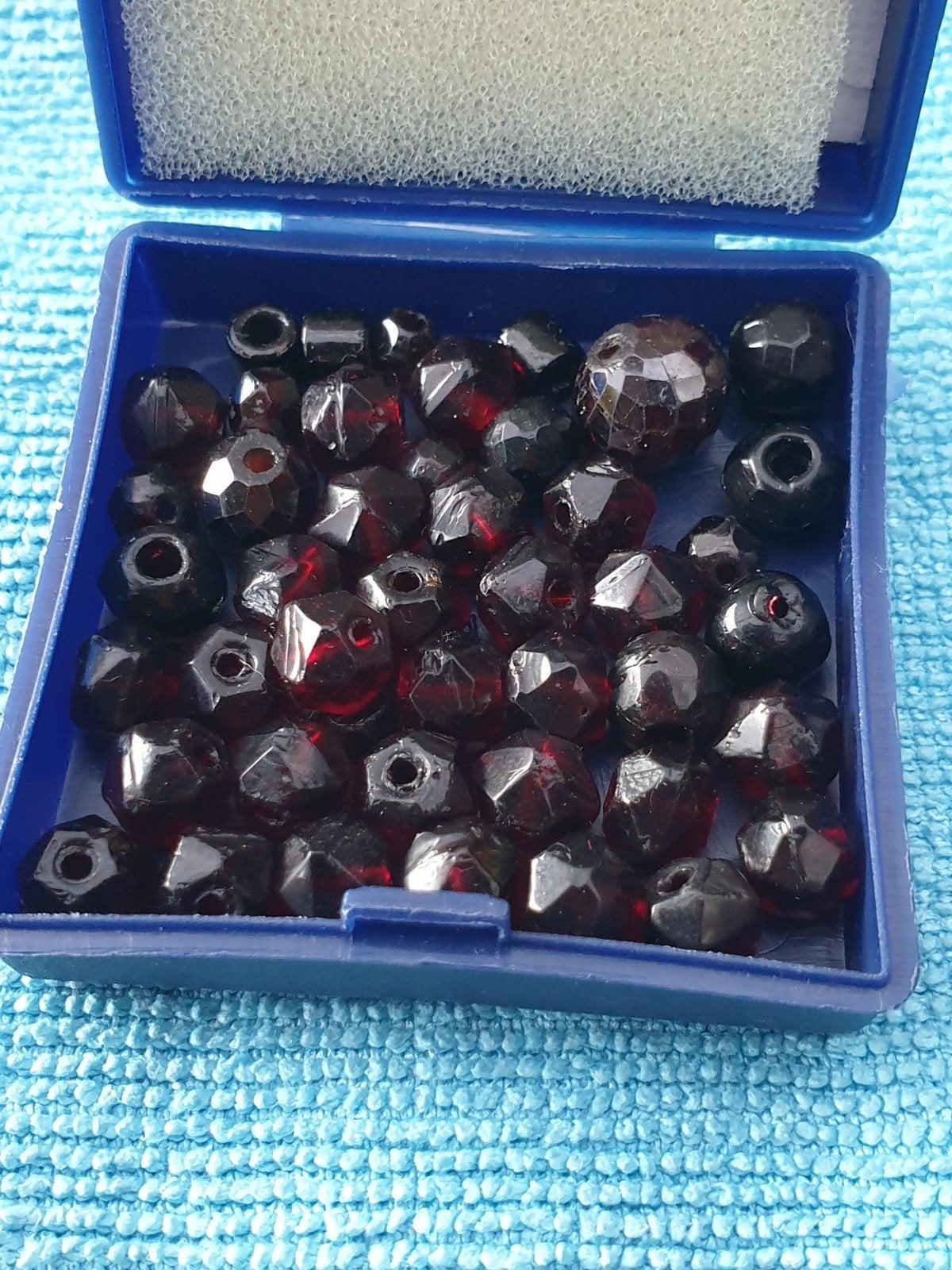 Doosje met losse gitten, 19.8 gram (Z1), Sieraden, Tassen en Uiterlijk, Antieke sieraden, Ophalen of Verzenden, Overige materialen