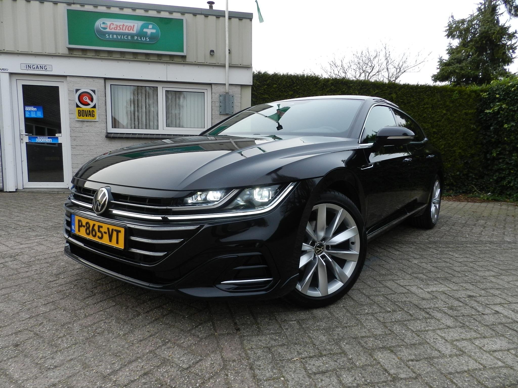 Volkswagen Arteon Shooting Brake 2.0 TSI R-Line Business+ -, Auto's, 12 maanden, Arteon, Zwart, 1517 kg
