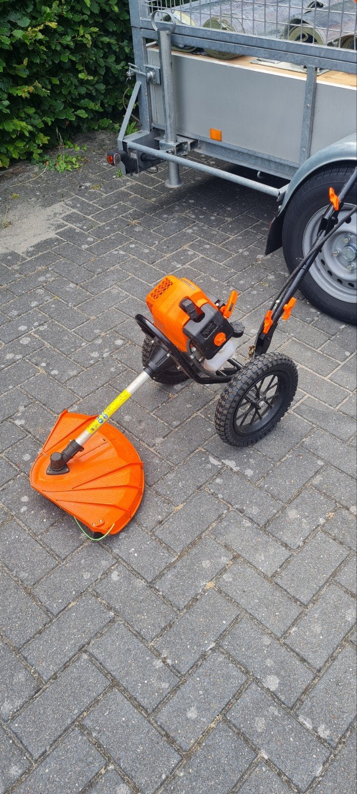 Fuxtec Benzine Grastrimmer op Wielen - Zo goed als nieuw, Cirkelmaaier, Minder dan 30 cm, Ophalen of Verzenden, Zo goed als nieuw