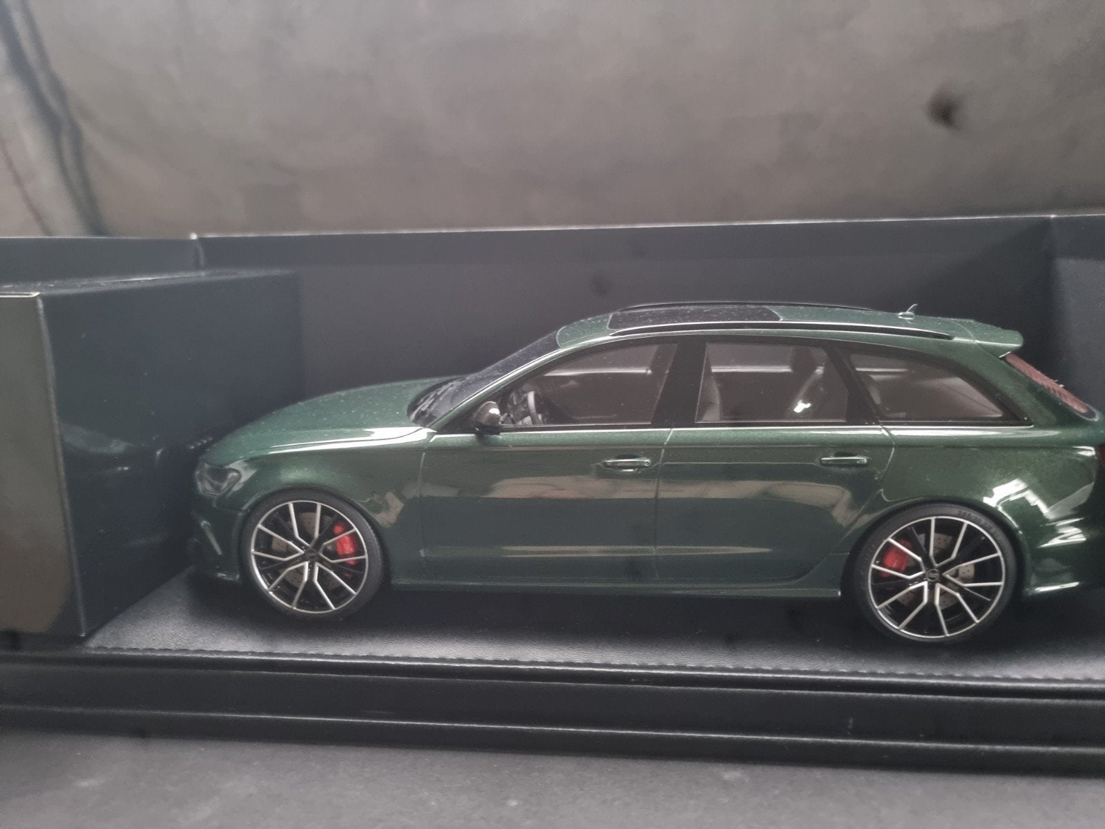 Motorhelix Audi RS6 Avant MH012VG 1:18 schaalmodel, Hobby en Vrije tijd, Modelauto's | 1:18, Ophalen of Verzenden