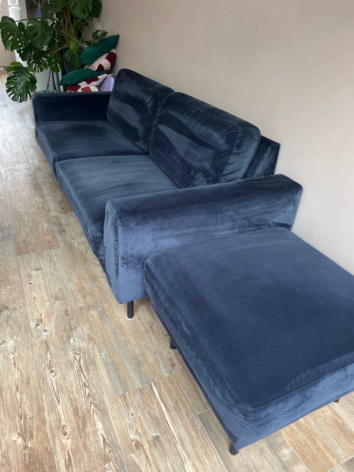 T.e.a.b. Comfortabele donkerblauwe bank met poef, Ophalen, Gebruikt, Driepersoons, 75 tot 100 cm