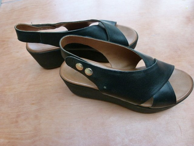 Sandaal met hoge zool zwart maat 36 INUOVO, Kleding | Dames, Zwart, Inuovo, Zo goed als nieuw, Sandalen of Muiltjes