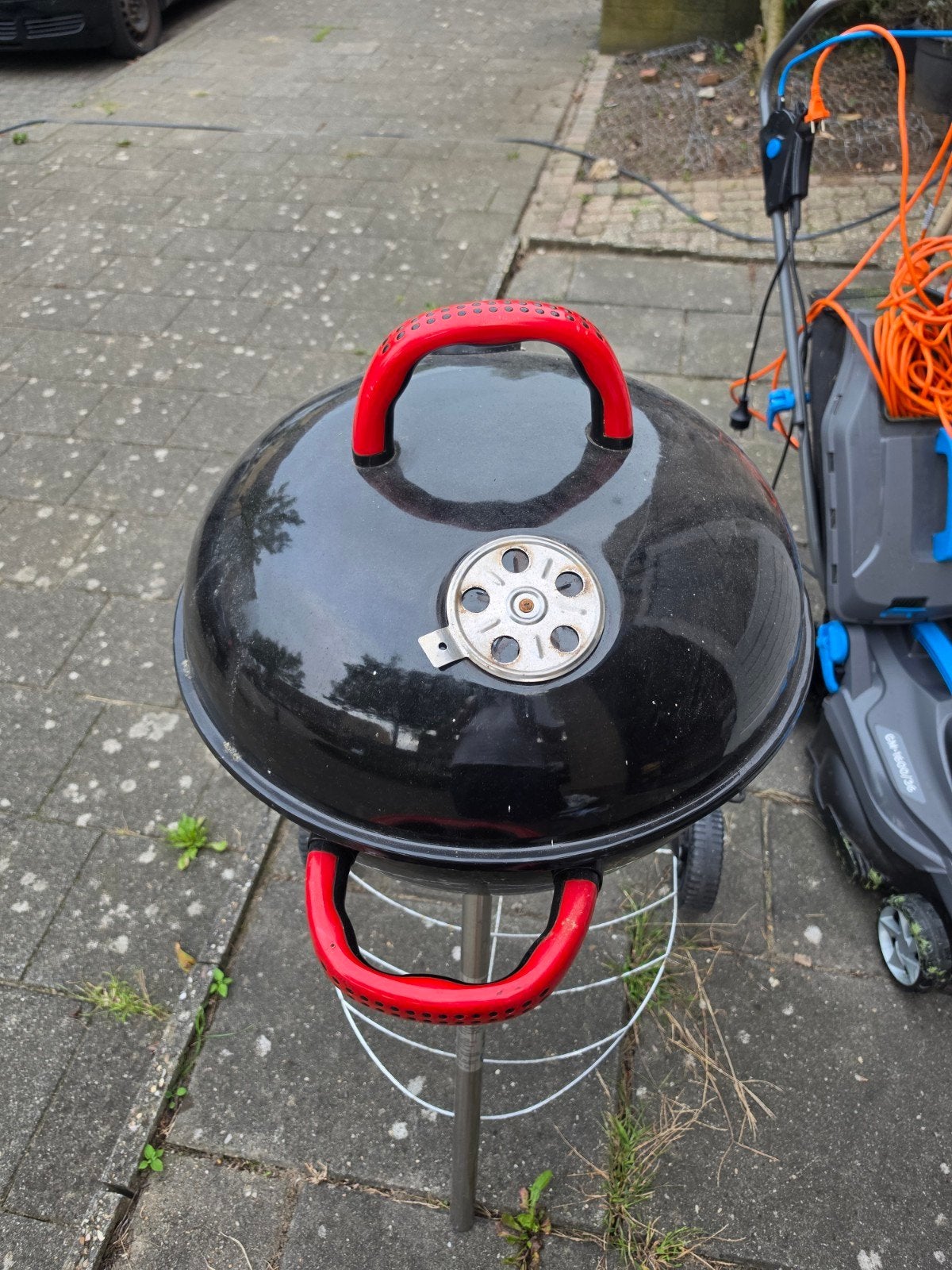 Compacte barbecue op wielen - Zo goed als nieuw, Ophalen, Zo goed als nieuw
