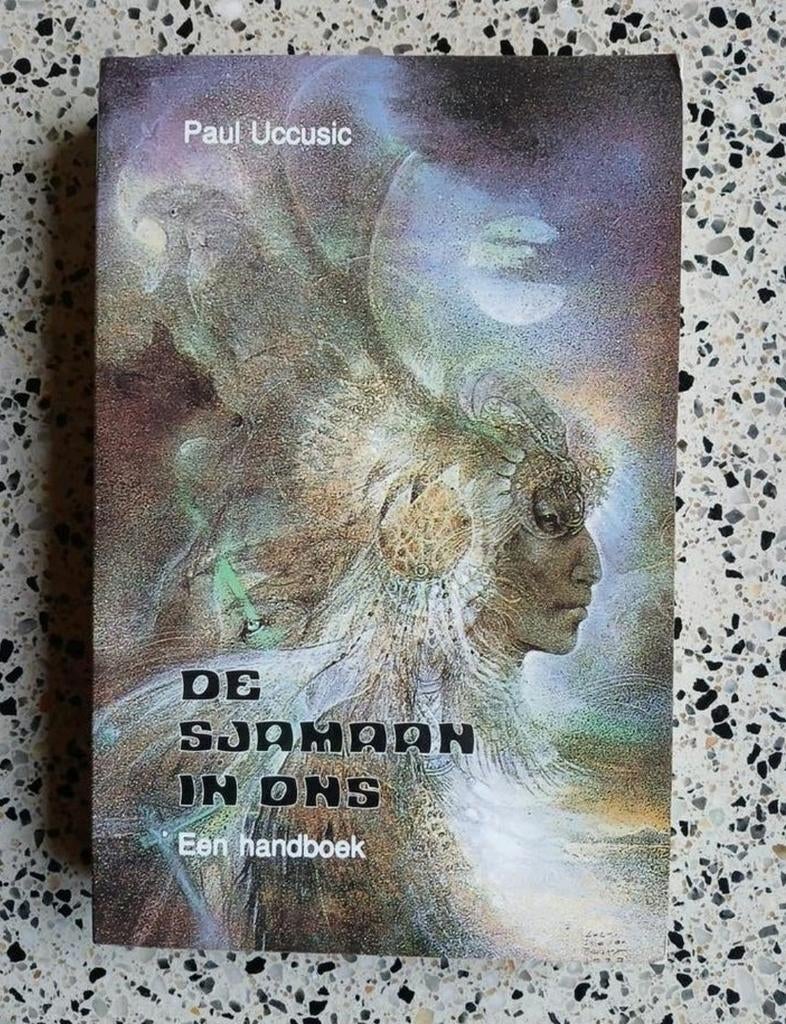 De Sjamaan in ons - Paul Uccusic zgan vaste prijs, Ophalen of Verzenden, Zo goed als nieuw